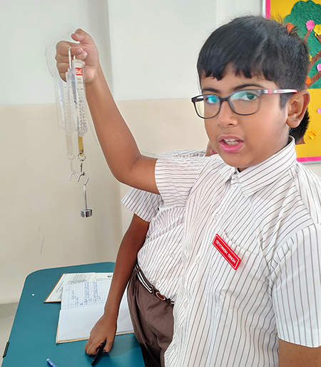 Science Lab Spring Balance Experiment